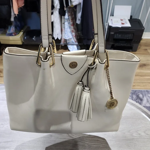 Anne Klein Elegant Cream Tote Bag - Picture 2 of 8